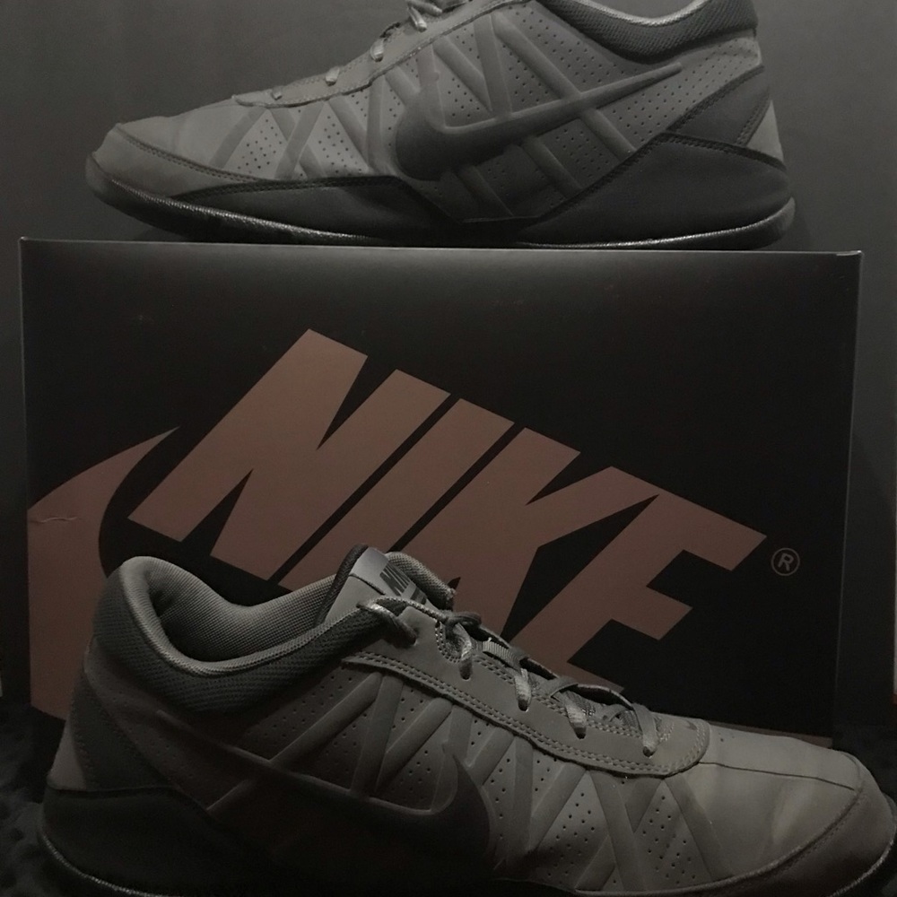 Nike Men’s Athletic Trainer Shoes - Gray
